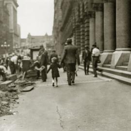 Pedestrians outside the General Post Office (GPO), Martin Place Sydney, 1935