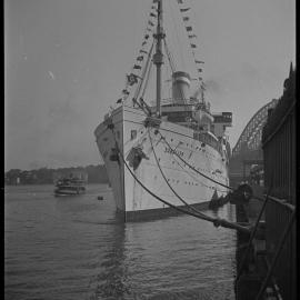 Hamburg-Amerika luxury liner Reliance, Circular Quay, Sydney, April 1938