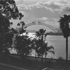 Sydney Harbour Bridge under construction, 1930