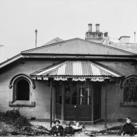 Glass Negative - Cottage in Bourke Street Woolloomooloo, circa 1913