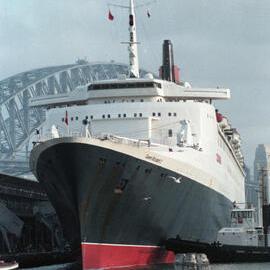 Queen Elizabeth II (QE II) at Circular Quay, 1985