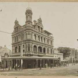 Print - Victoria Hotel, corner of William and Victoria Street Potts Point, 1911