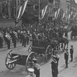 Soldiers on parade and sailors lining route, Victory Day celebrations, Sydney 1919