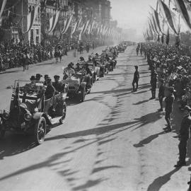 Parade and large crowds, Victory Day celebrations, Sydney 1919