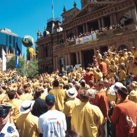 The Australian Olympic team in front of the Town Hall, 2000