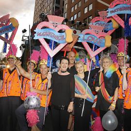 Lord Mayor with participants, Sydney Gay & Lesbian Mardi Gras (SGLMG), 2005