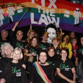 Lord Mayor with her supporters - 'Fix the Law' Banner, Sydney 2011