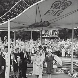 HM Queen Elizabeth II and the official party