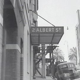 2 Albert St