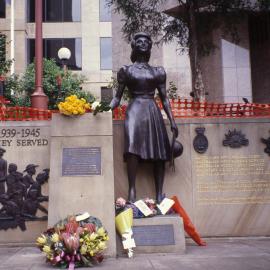 World War II - Servicewomen Memorial, 2000
