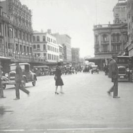 Pedestrians on Park Street Sydney, 1929